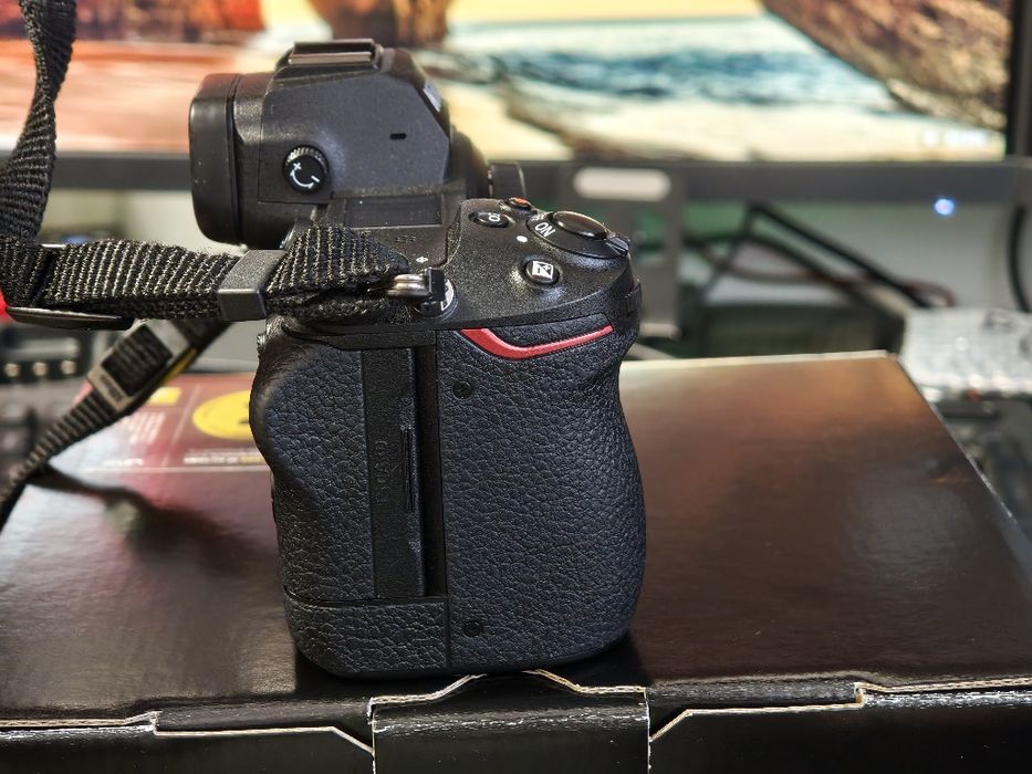 Nikon Z6 II la cutie