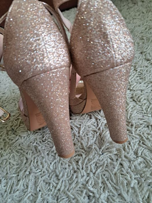 Sandale de ocazie marime 35