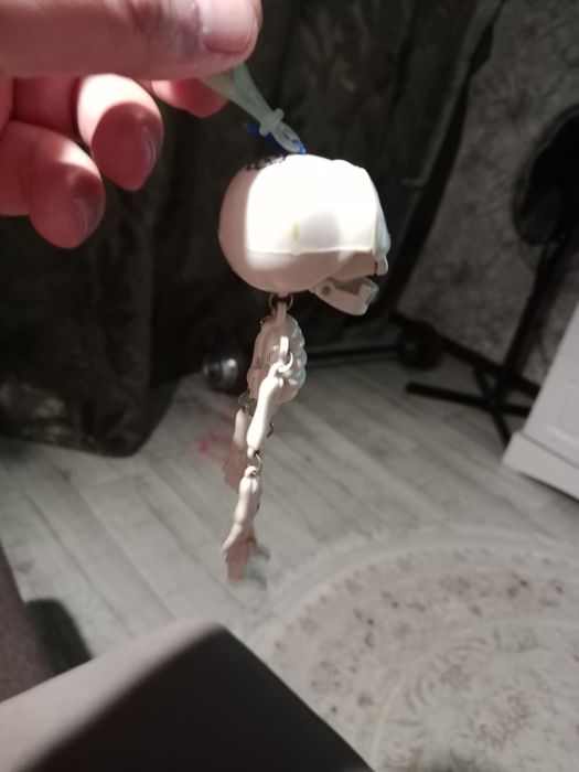 Игрушка скелетик.