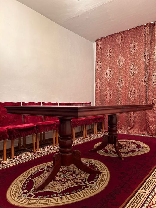 Стол для гостиной