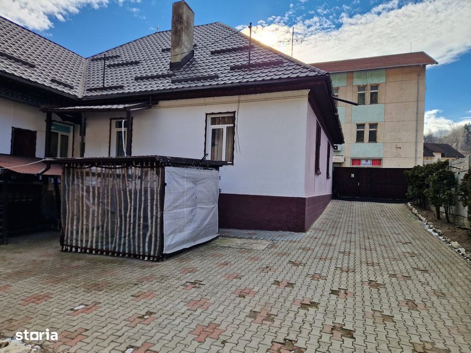 Casa in Bran - central, pretabila locuință, clinică, birouri (Moieciu)