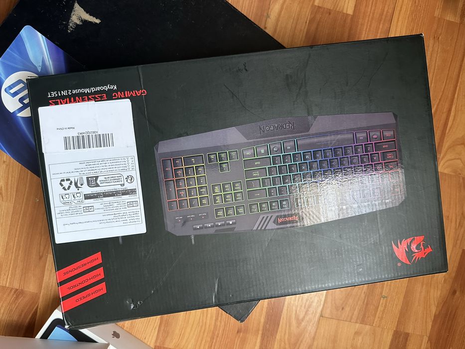 Vand mouse tastatura plus un set care le contine pe amandoua
