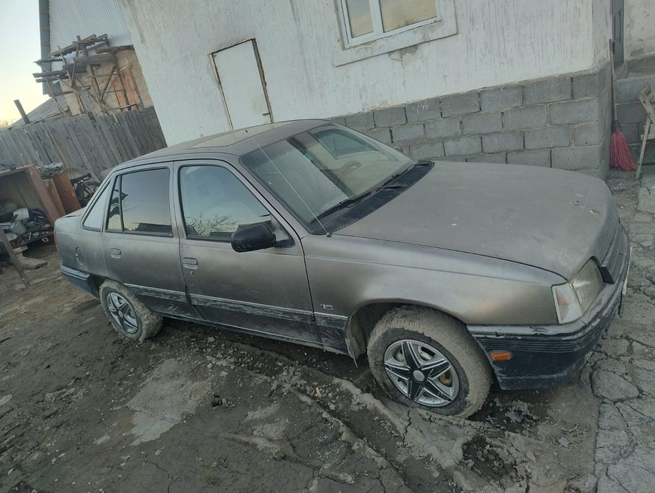 Опель кадетт продам