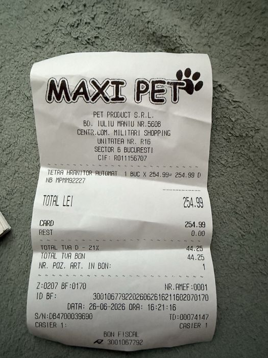 Aparat de hranit pesti de acvariu automat