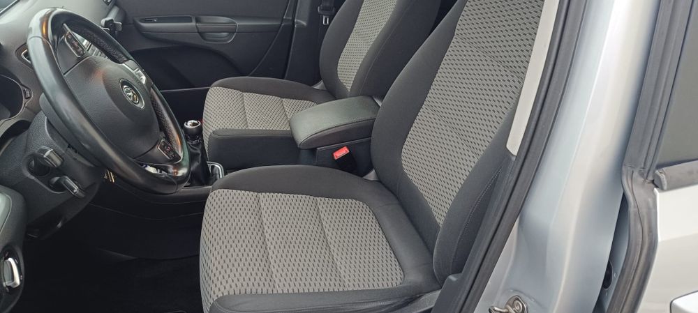 De Vanzare Vw Sharan 2.0 tdi cff 140 cp 1 singur proprietar ro 225000