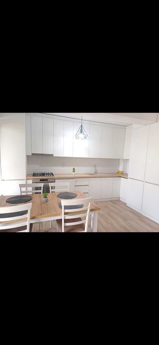 Privat, inchiriez studio doua camere, Tractorul,parcare/boxa
