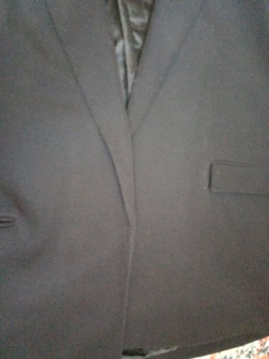 Костюм продам срочно