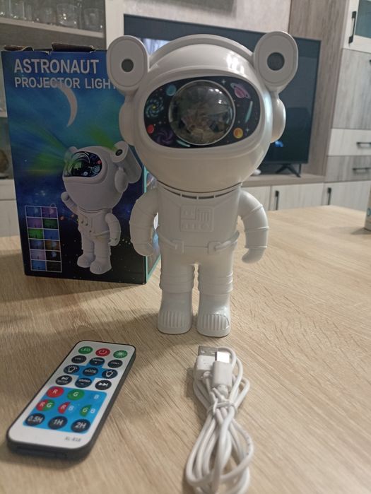 Ночник космонавт