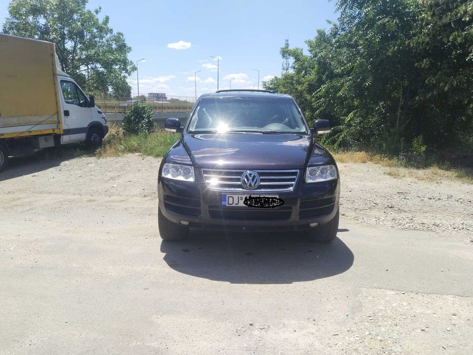 VOLKSWAGEN Touareg