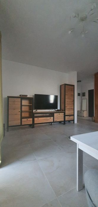 Inchiriez ap.3 camere