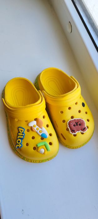 Сандали,куртки итд