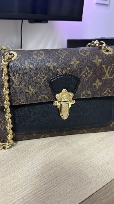 Дамска чанта Louis Vuitton