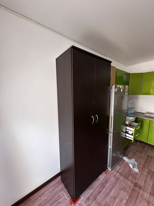 Продам шкафы, столы дешево