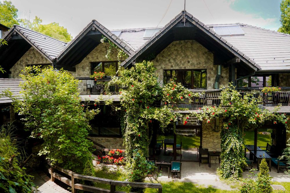 Inchiriez pensiune turistica pentru administrare