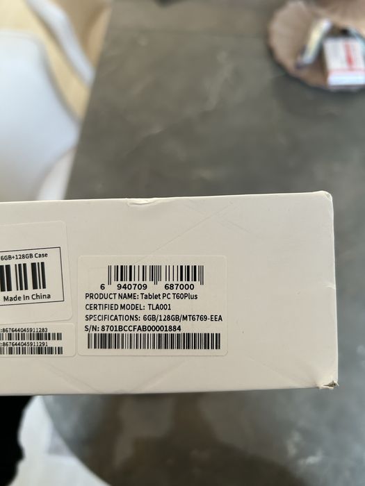 Продава се чисто нов таблет Teclast T60 Plus + клавиатура и аксесоари