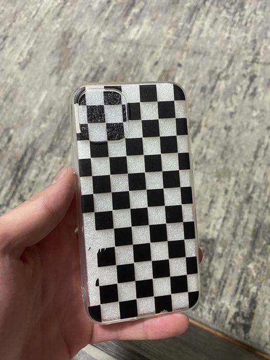 Продам чехлы на айфон