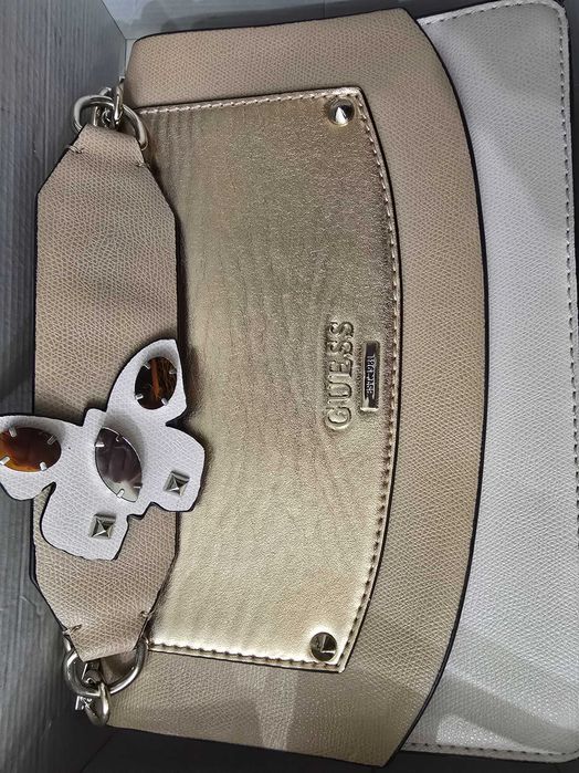 Дамска чанта Guess