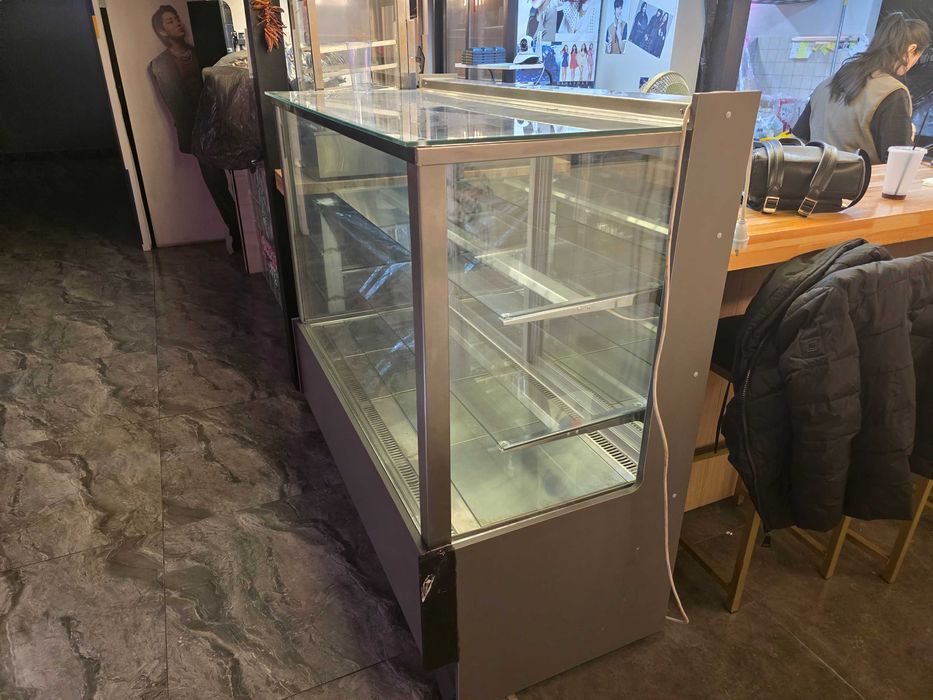 Холодильник витрина