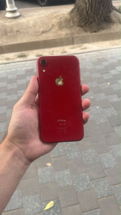 Продам Телефон Айфон XR 128/82