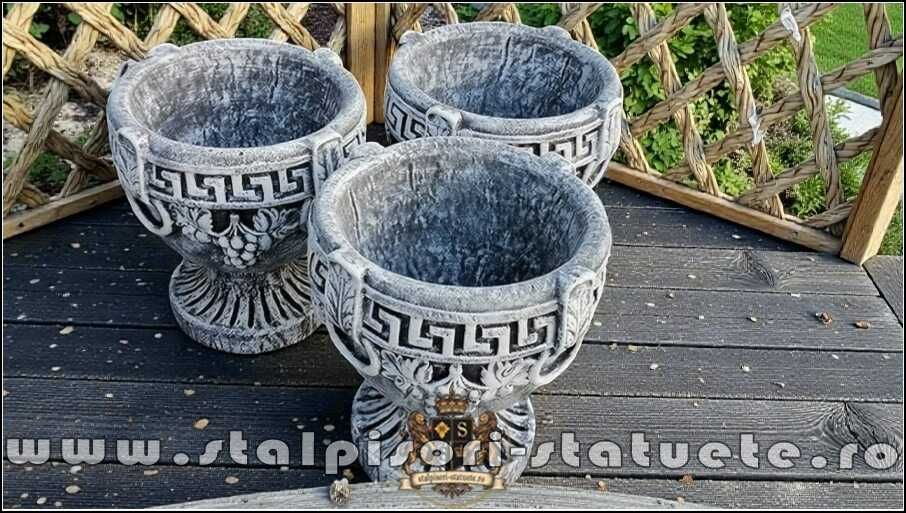 Vază ornament versace, gri patinat, model V8.