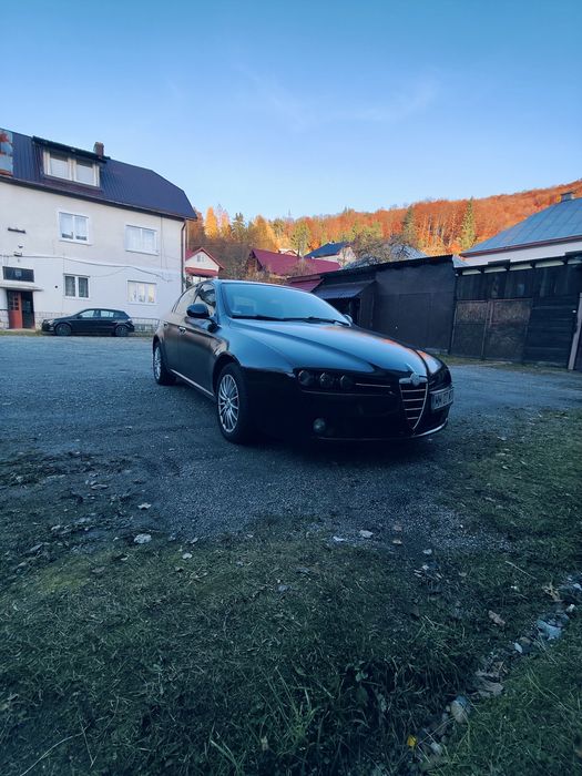 Vând Alfa Romeo 159