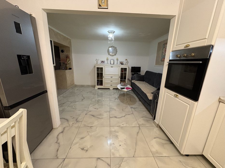 De vanzare casa P+1