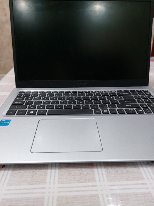 Noutbuk Intel i3