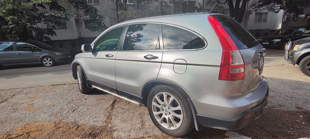 Продавам Honda Cr-v