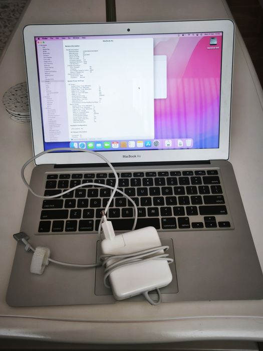 Vând MacBook Air