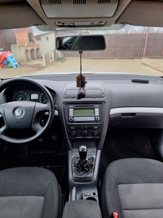 Vând skoda octavia2!