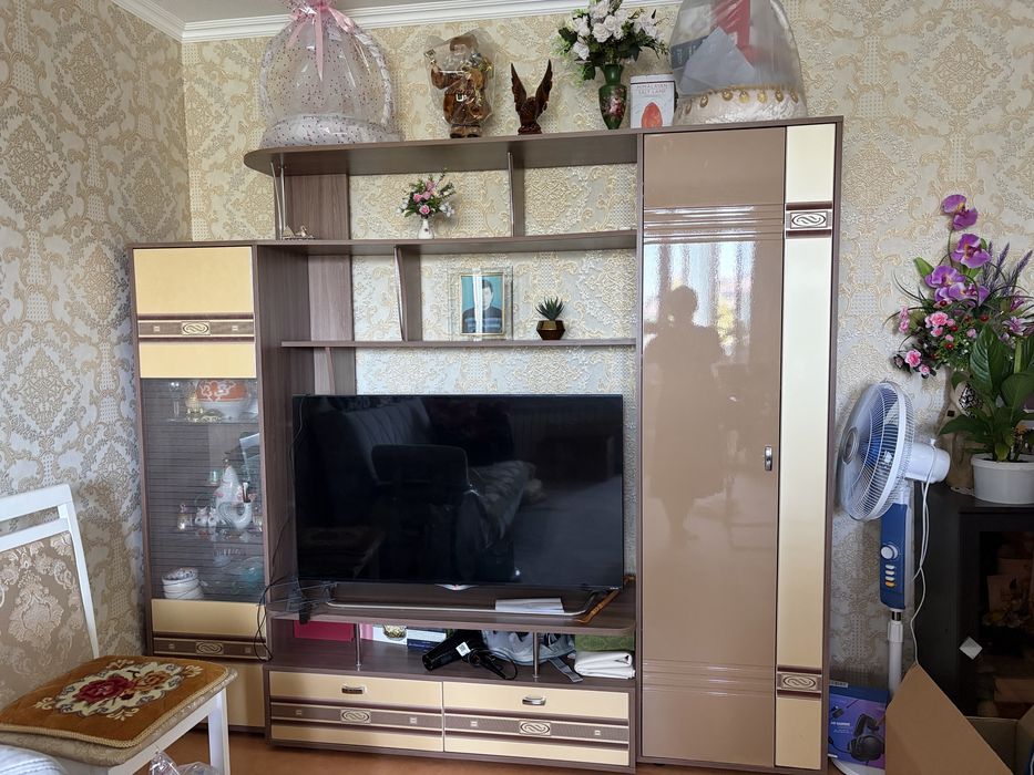 Шкаф для гостиной