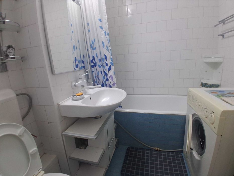 3 camere Crangasi, 5/10, vis a vis de piata,metrou si parc, 370 euro