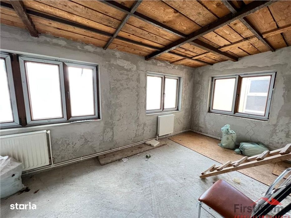 Apartament  3 camere + extindere zona Independentei