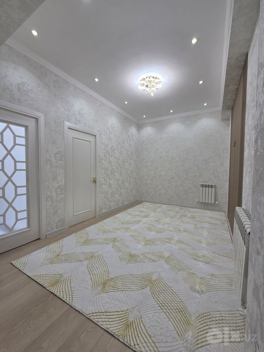 Yangi hayot tumani 4 metro bekatda 2 xona sotiladi