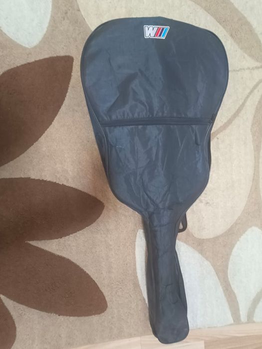 Продам гитару срочно