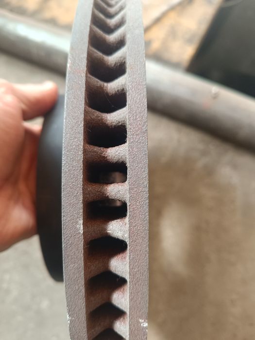 Тормозные диски перед Тойота Прадо 150