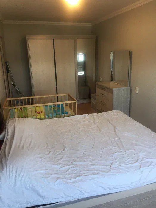 Срочно Продаётся Ойбек Галерейка 2/9/9 ремонт средний с мебелью !