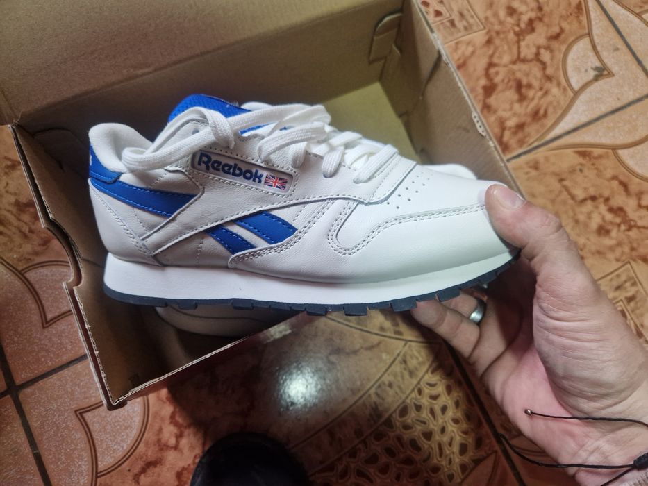 Adidasi Noi Originali