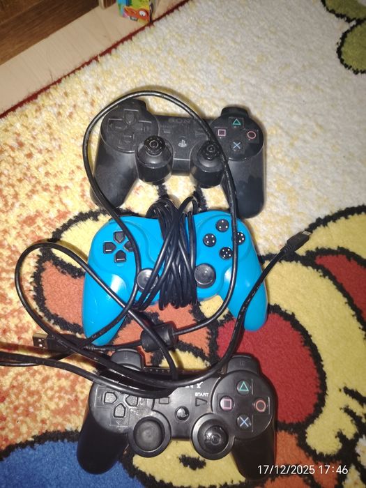 PS 3 с три джойстика и 13 игри