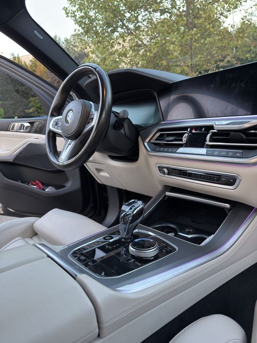BMW X5 BMW X5 xDrive40i M-sport camere 360* Soft close  Cheie Display