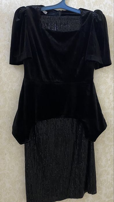 Продам платье  бу  размер 44  одевала 1 раз