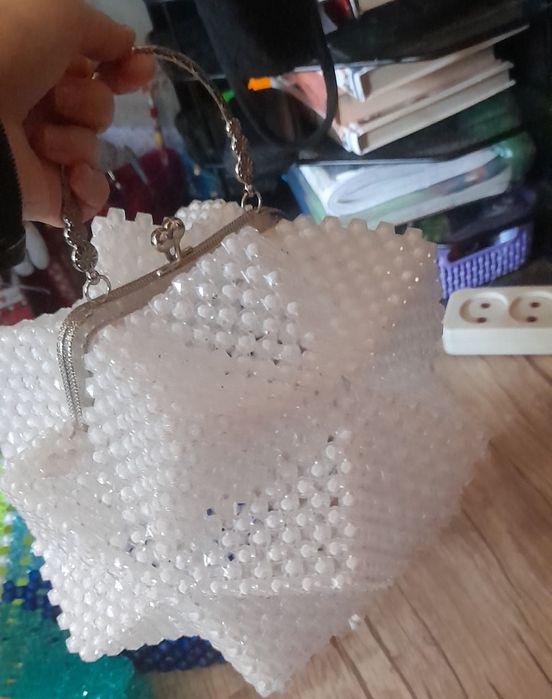 Белая сумка из бусин, Икосаэдр.