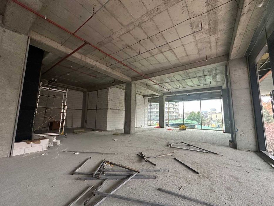 (55) Pyramid Tower Mall — Продаётся премиальное помещение 562 м²