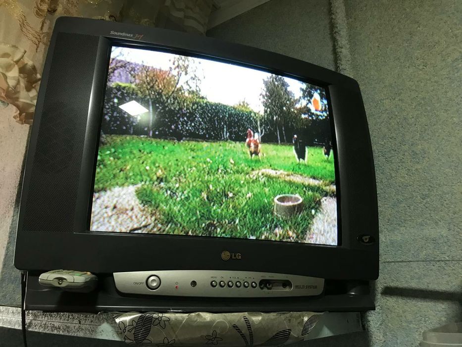LG televizor с пультом