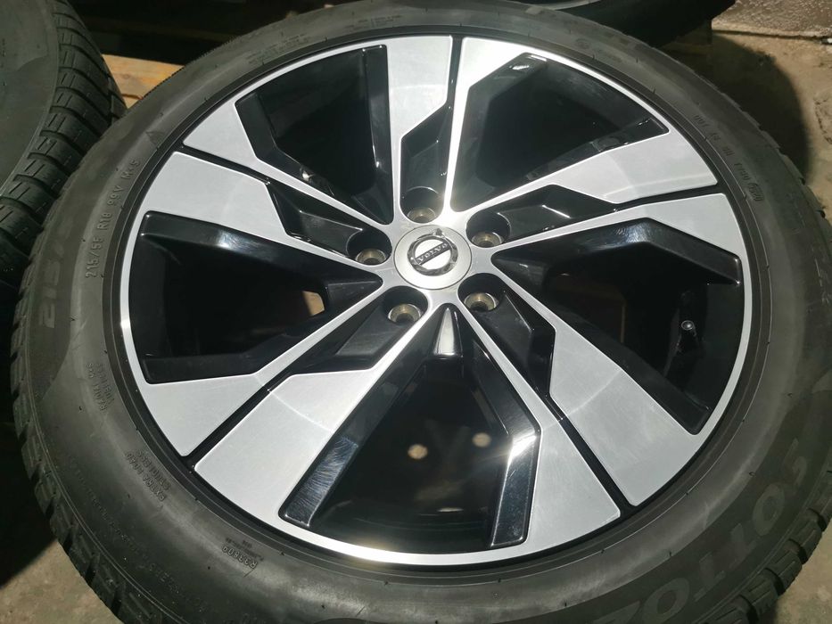 Jante Originale Volvo V60 CC / XC70  R 18 cu anvelope de iarna