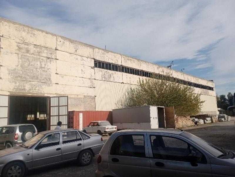 Qurilish mollari omborxonasi