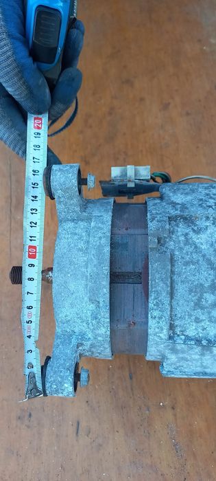 Продам электродвигатель на стиральную машинку Indrsit