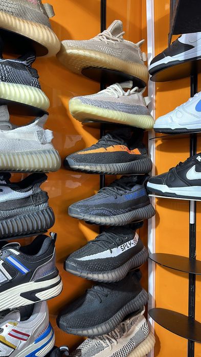 Yeezy Boost 350 V2 Diverse Modele