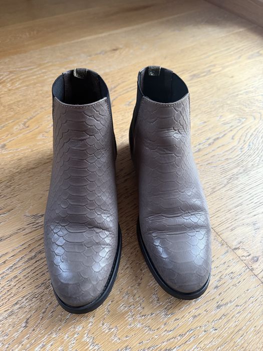 Ghete din piele naturala