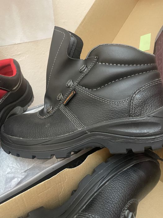 Работни мъжки обувки